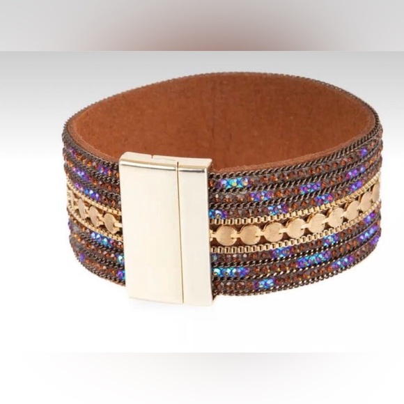 SAACHI Gold Dainty Chains Leather Bracelet NWT - Picture 2 of 2